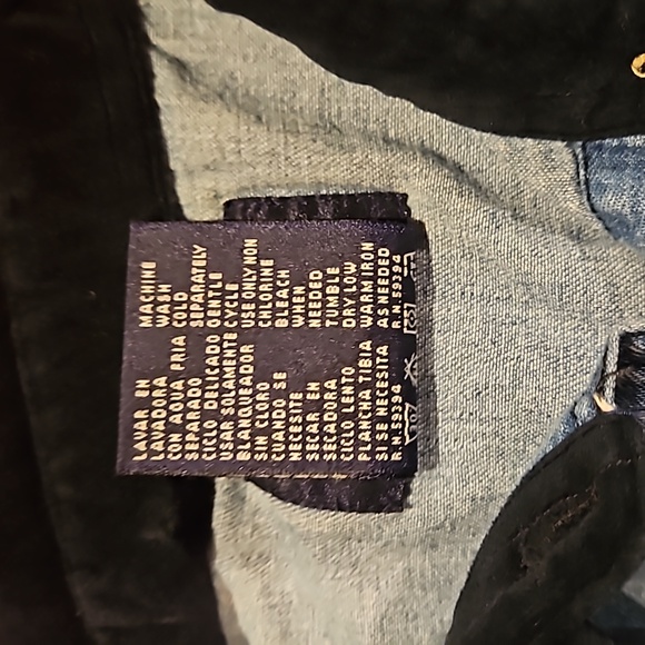 Solutions- Top - Picture 4 of 9